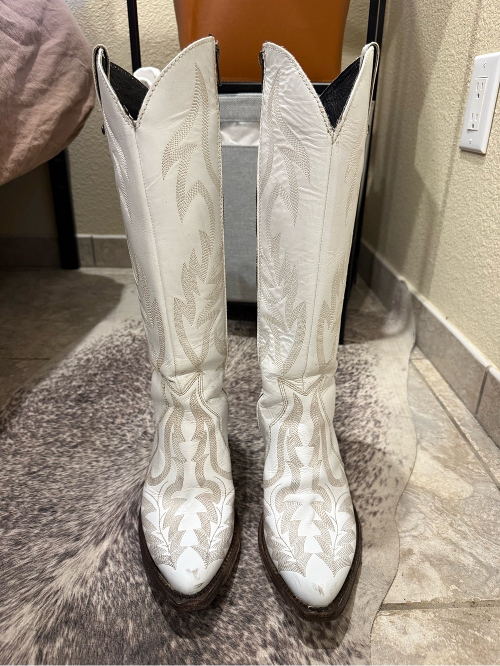 Classic White Women's Western Cowboy Boots